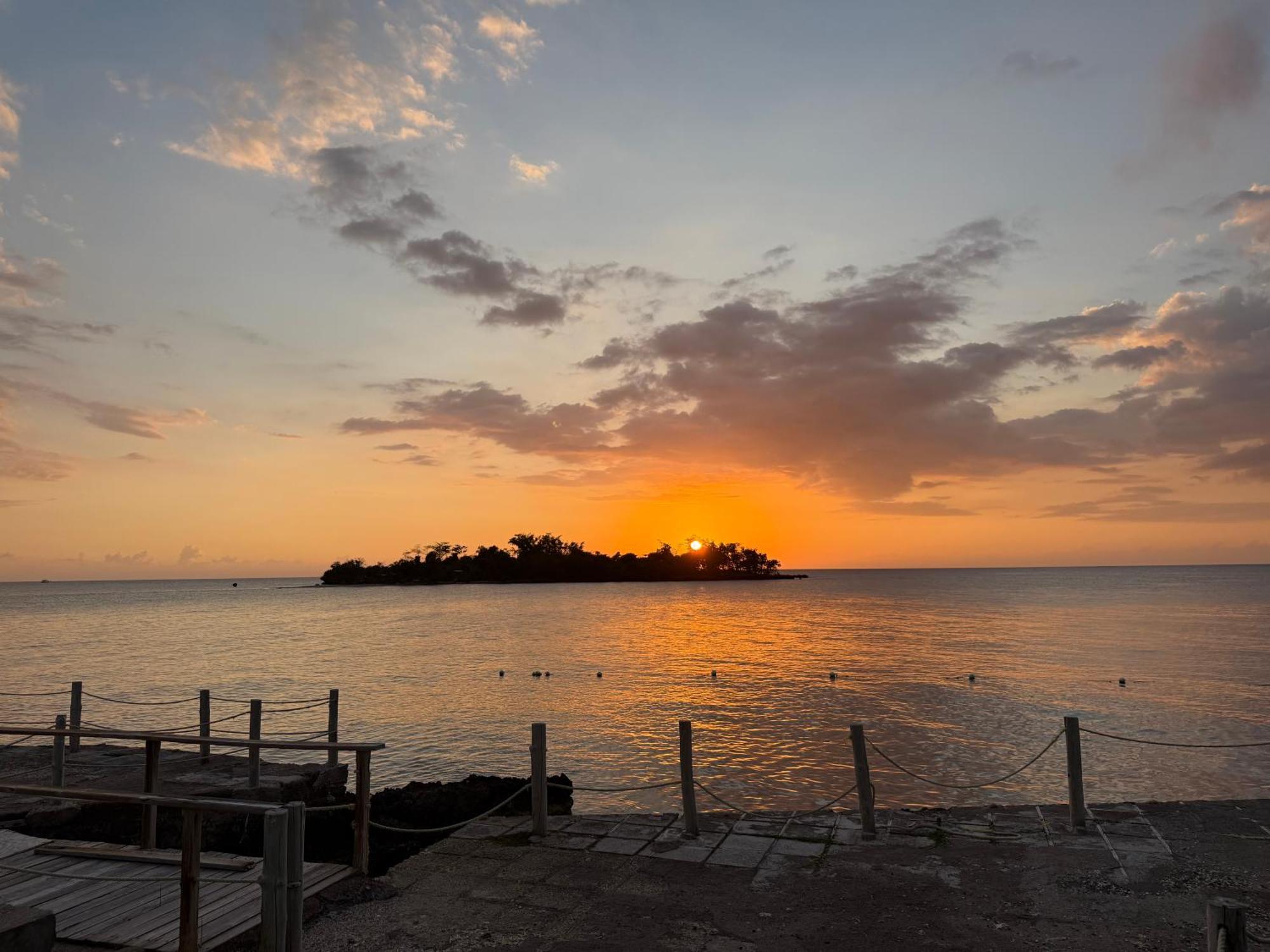 Negril Beachfront Oceanview 164 & 145 Orange Bay