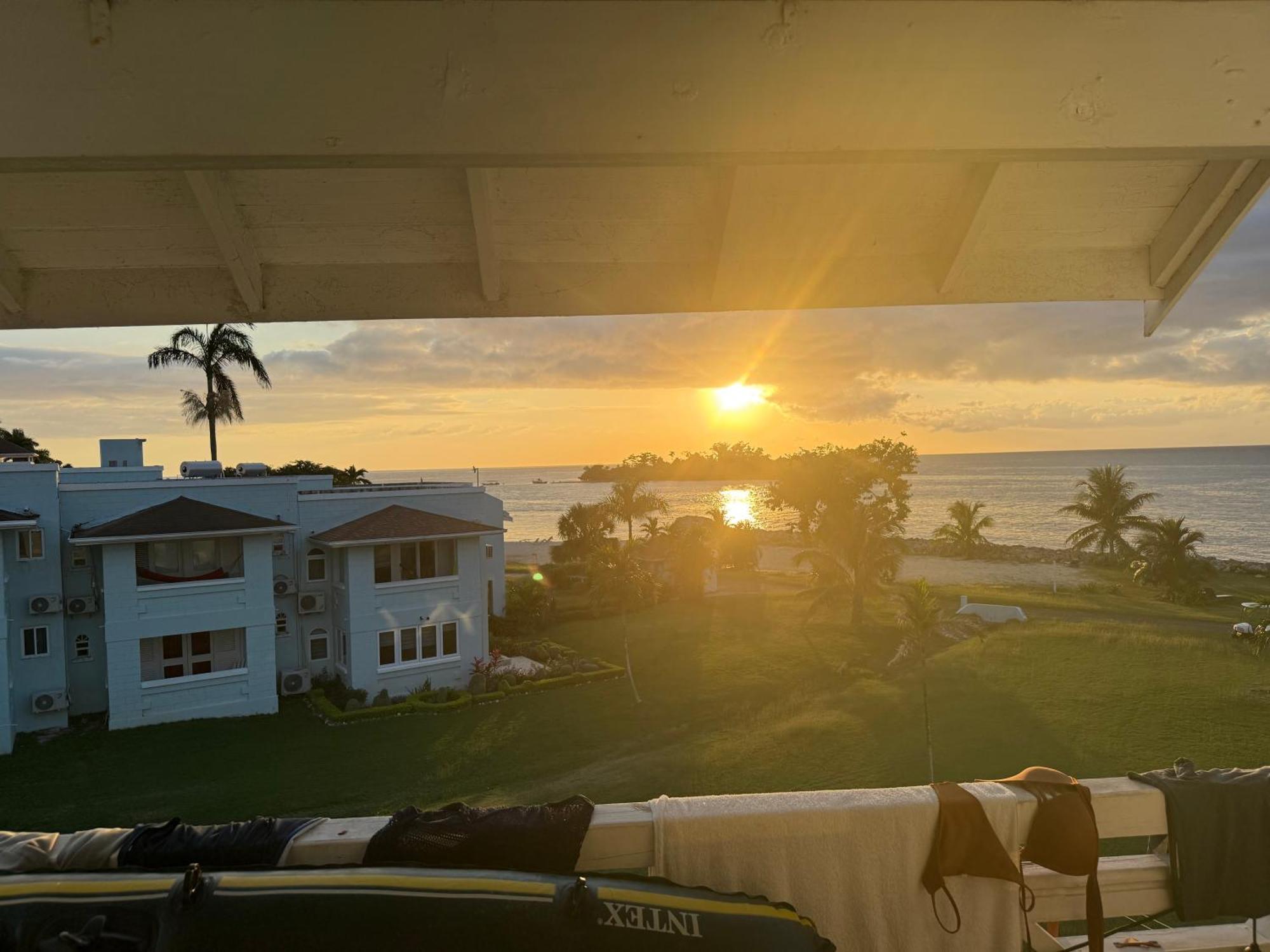 Negril Beachfront Oceanview 164 & 145 * Orange Bay