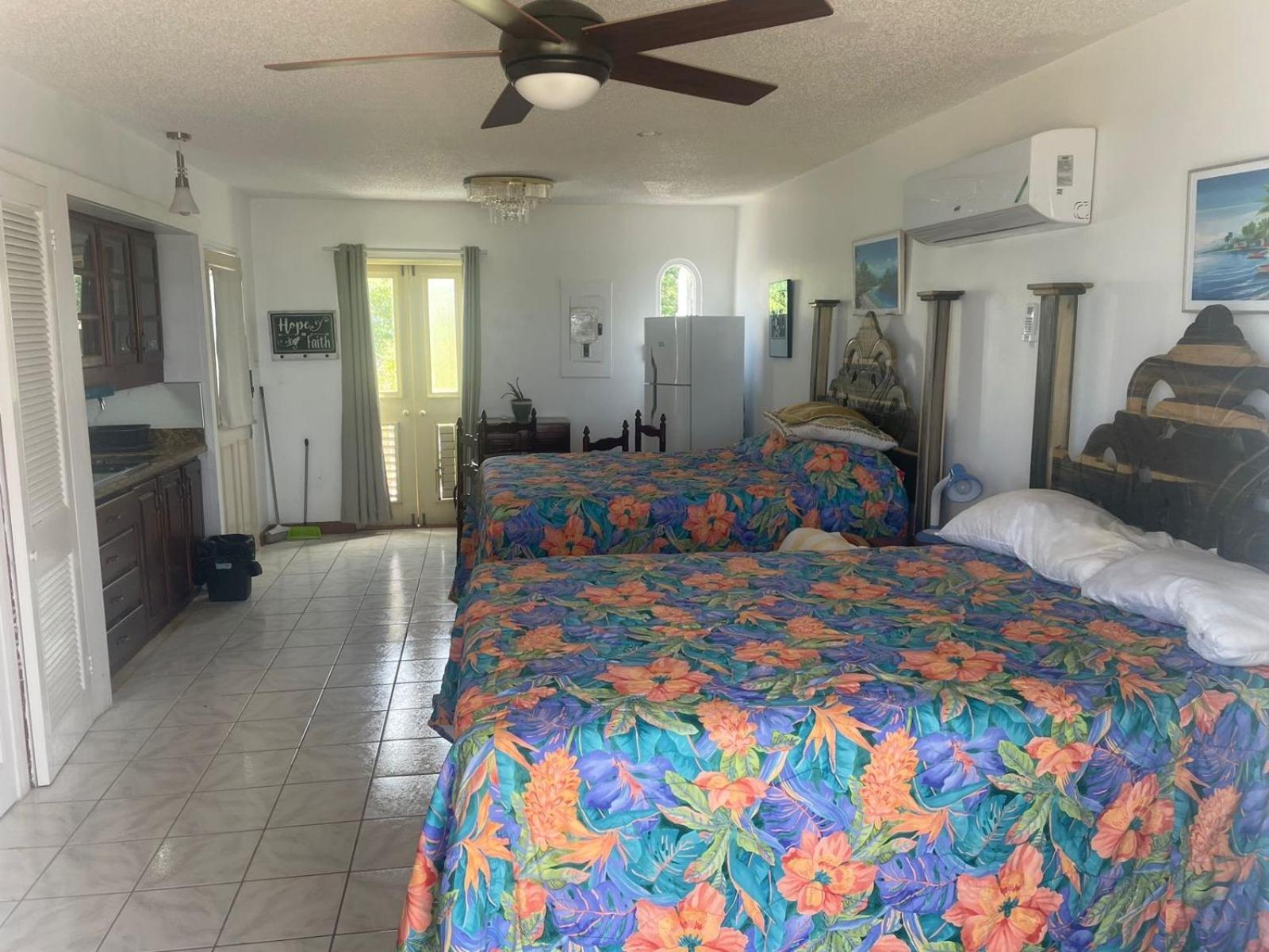 Negril Beachfront Oceanview 164 & 145 *