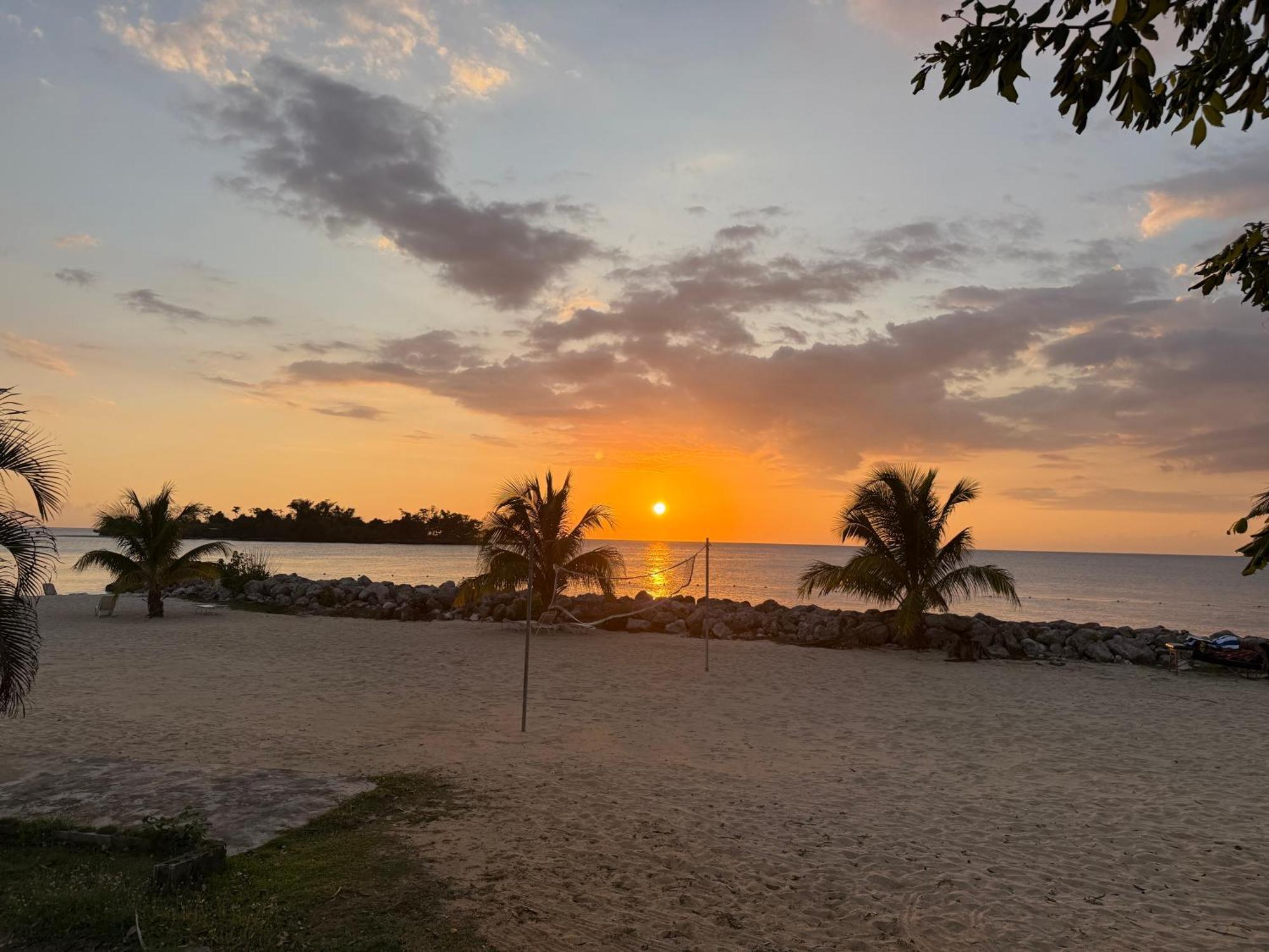 Negril Beachfront Oceanview 164 & 145 Orange Bay