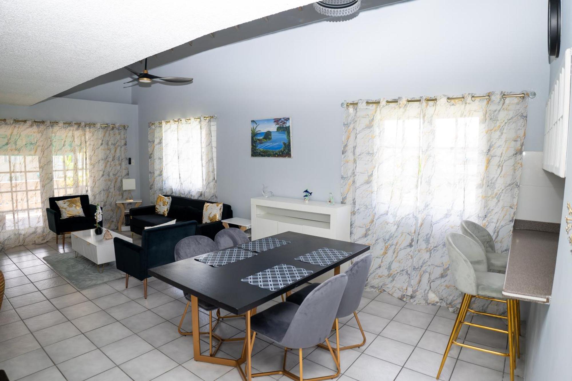 Dejai On The Bay Apartment