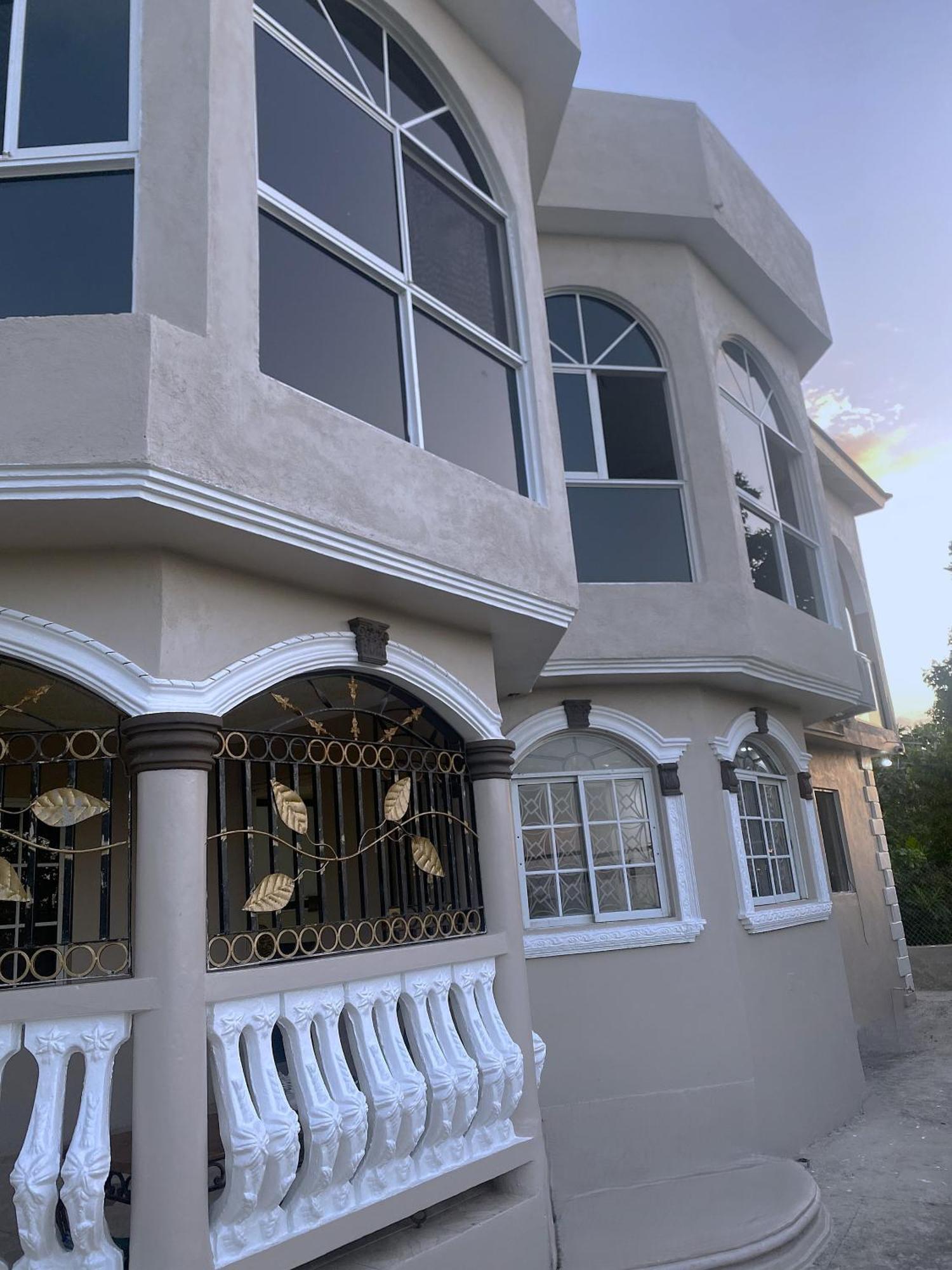 Bed & Breakfast Chrewans Enterprise Ltd *