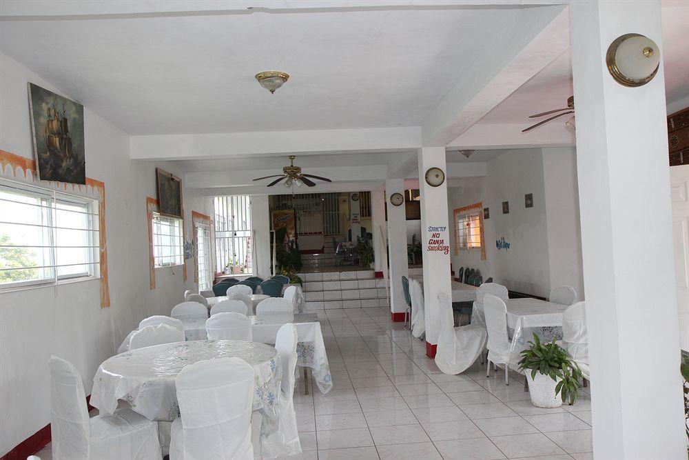 Executive Shaw Park 2* Ocho Ríos