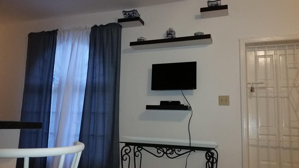 Sky Castles Apt J3 *