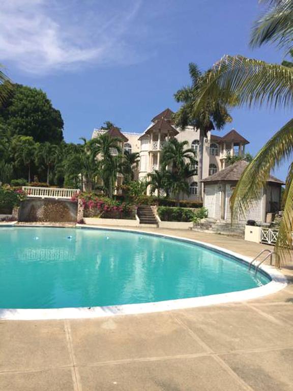 Sky Castles Apt J3 * Ocho Rios