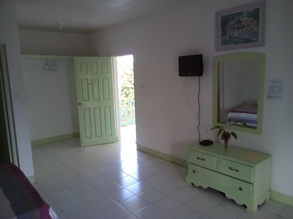 The Royal Hummingbird Hotel 3*