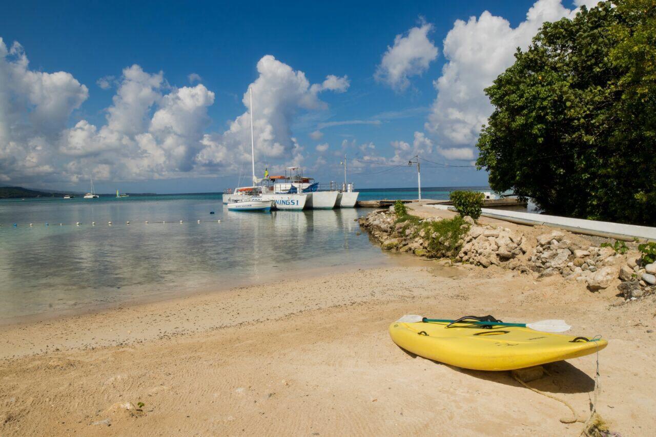 Carib Fedlyn *