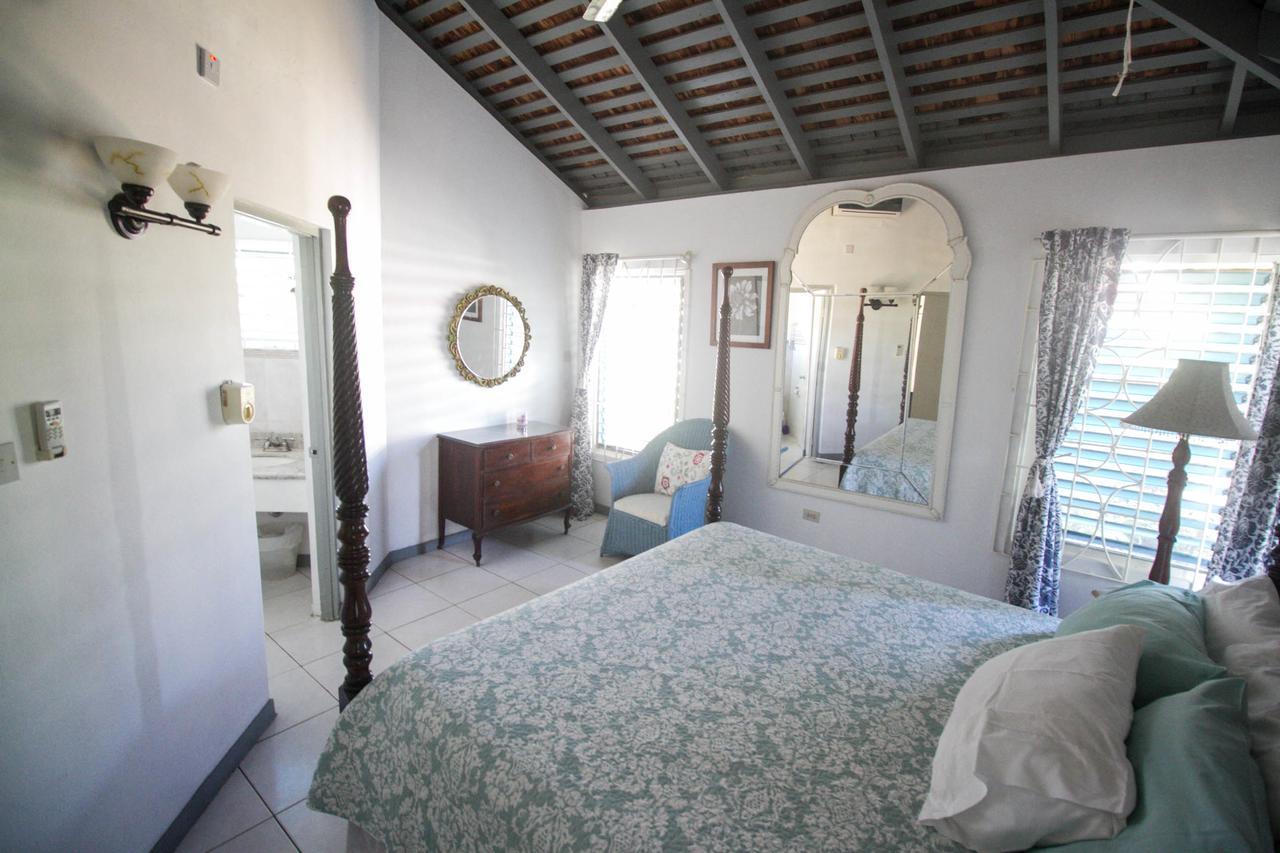 Yellow Canary Villa