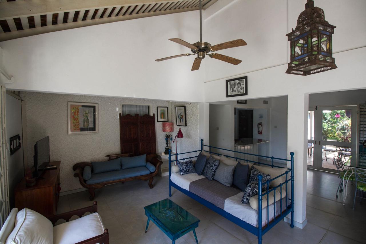 Yellow Canary Villa