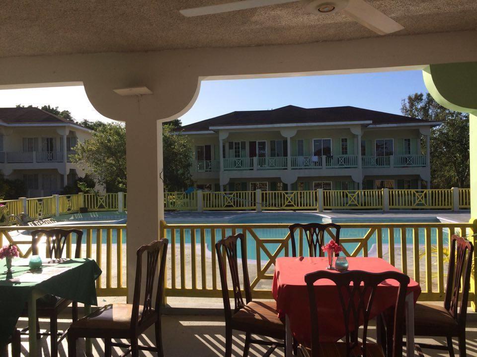The Royal Hummingbird 3* Negril