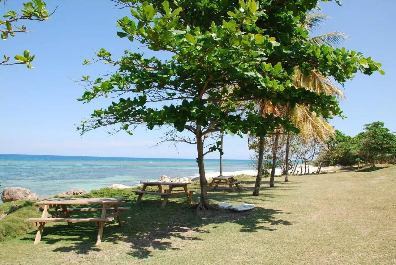 Family Complex Beside W/pool #1 Montego Bay