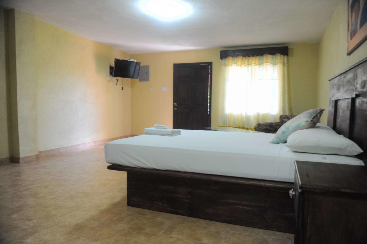 Rosehall Deluxe Bed and breakfast 2*