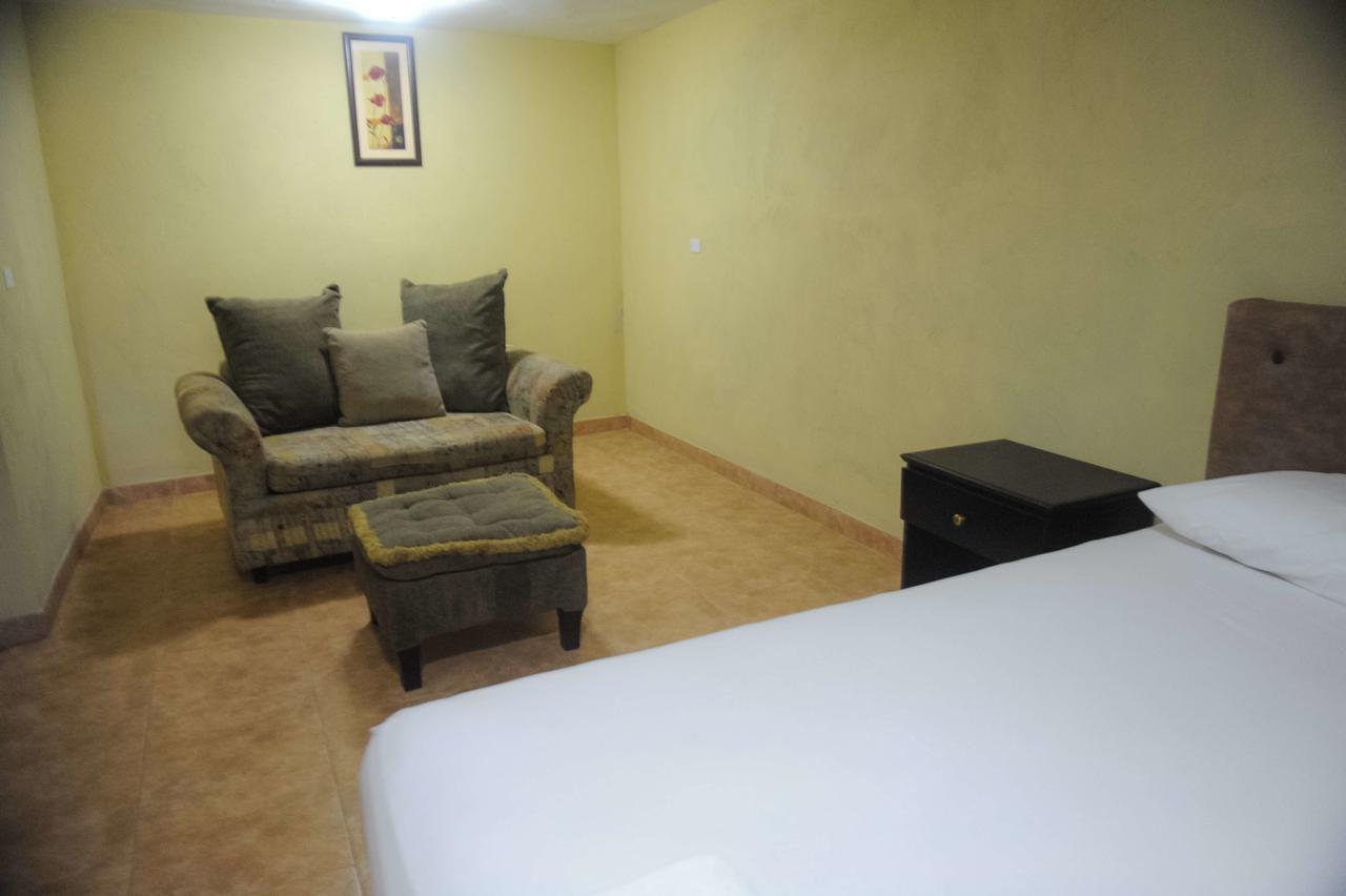 Rosehall Deluxe Bed and breakfast 2*
