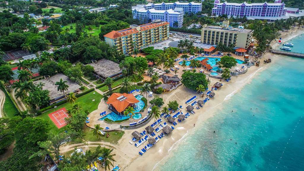 Jewel Dunn's River Adult & 4*