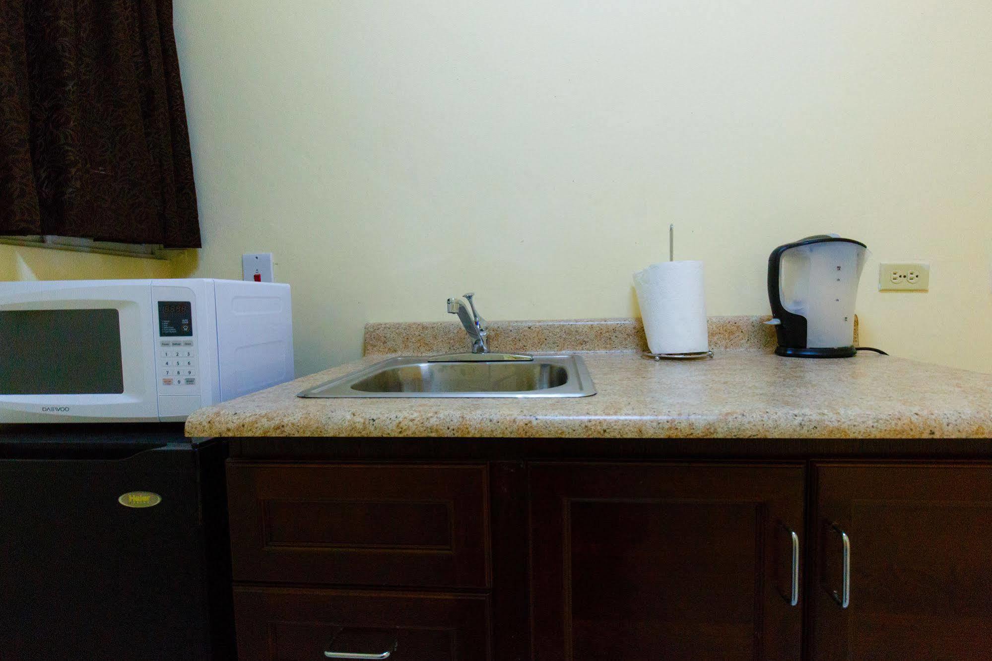Hotel Jasmine Kingston