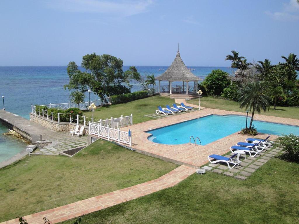 Santa Mariaocho Rios Jamaica Apartment *