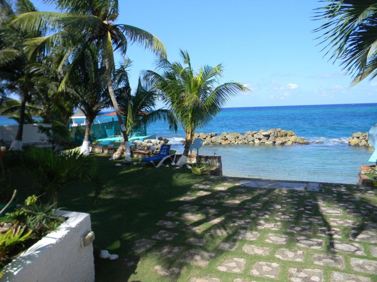 Chrisanns Beach Serene Ocho Rios
