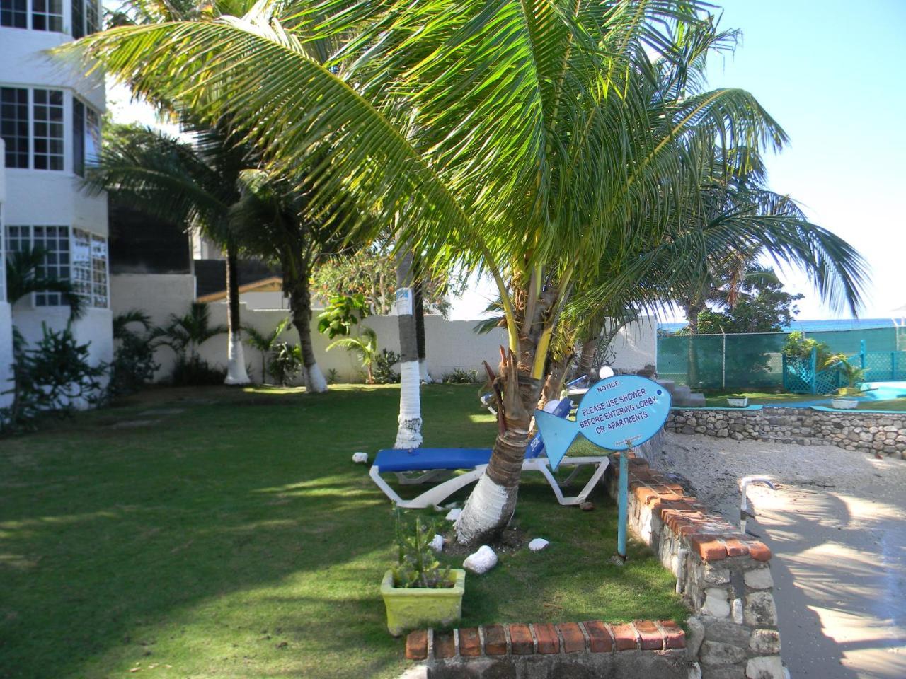 Chrisanns Beach Serene Apartment