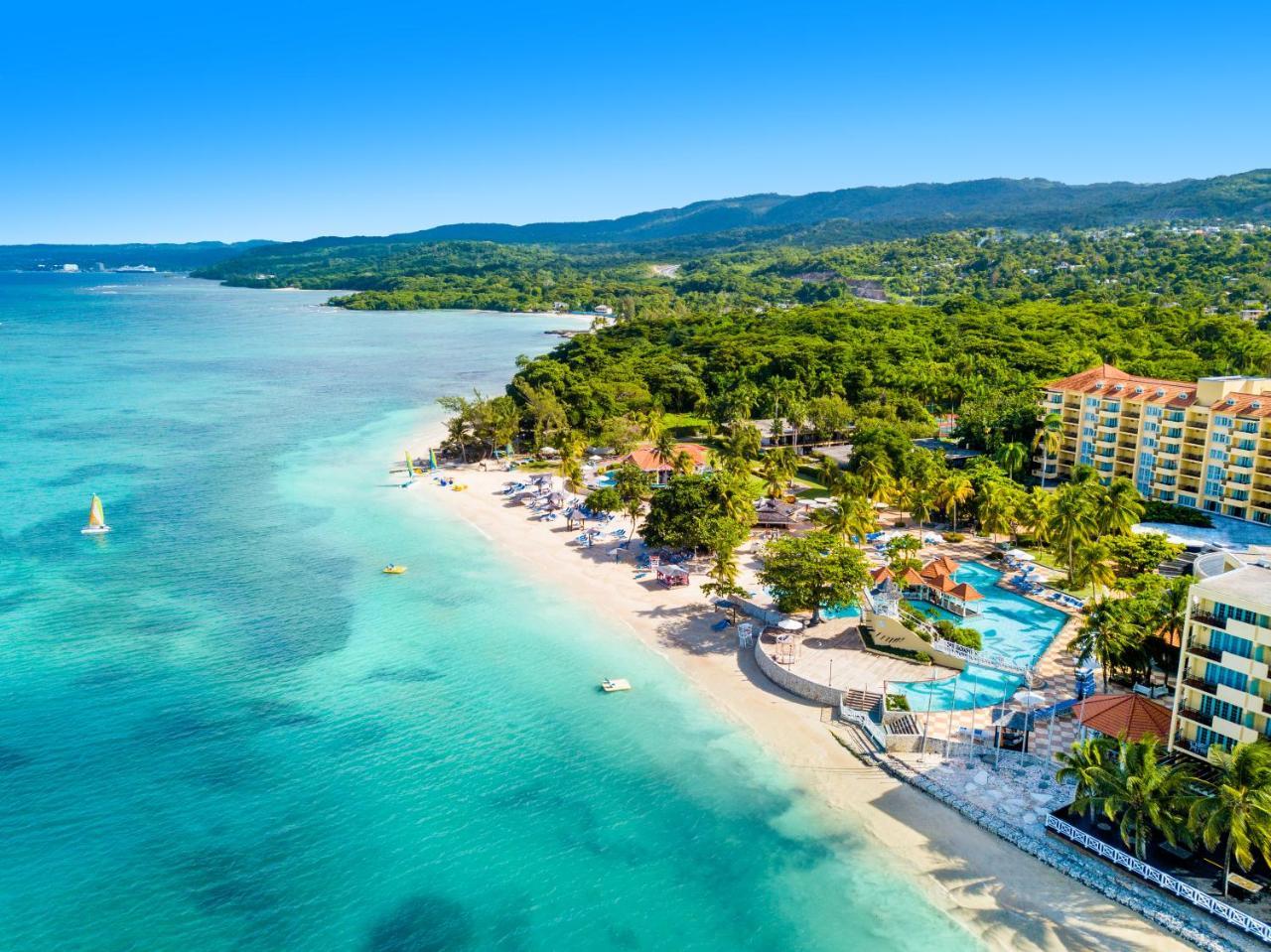 Jewel Dunn's River Adult & 4*