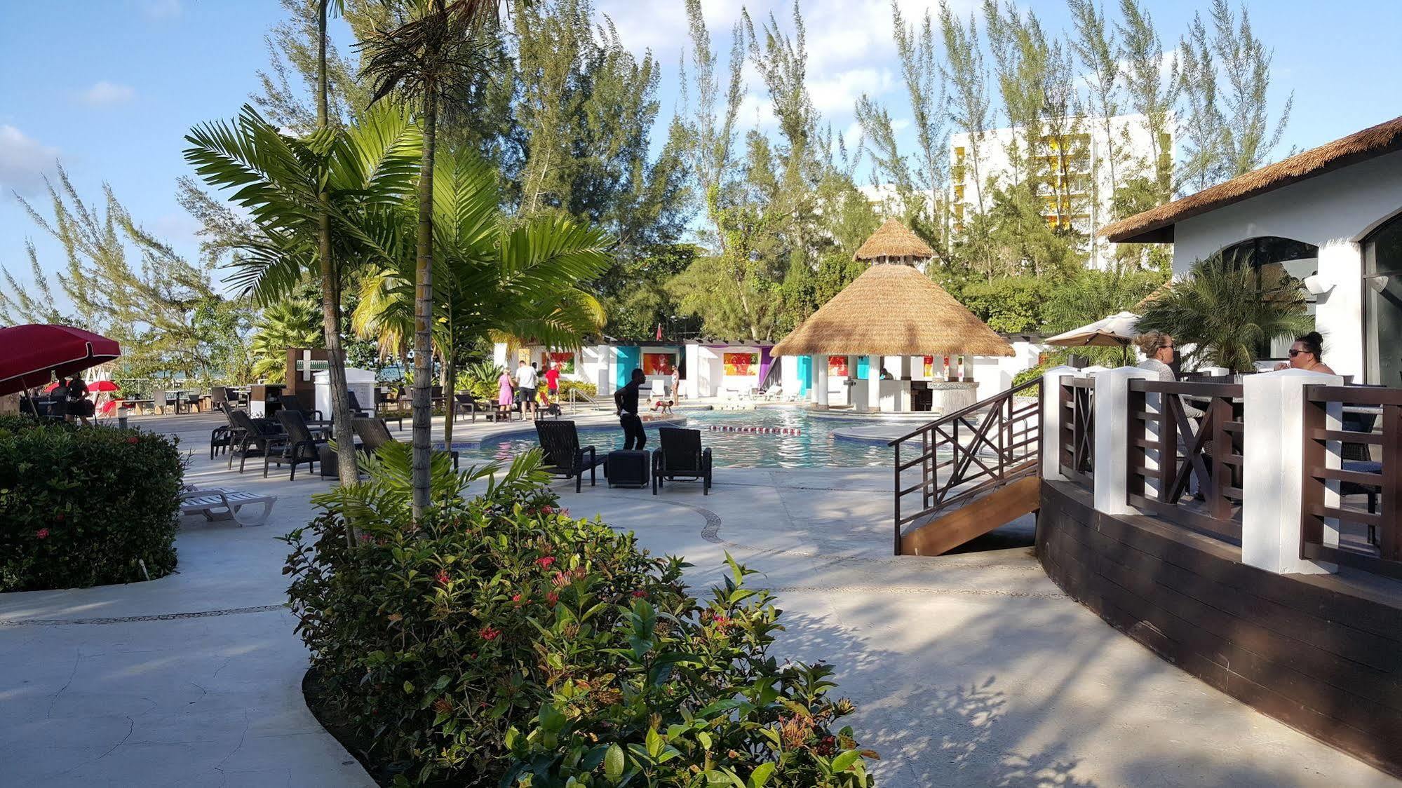 Casa Marina At Seawind 3*