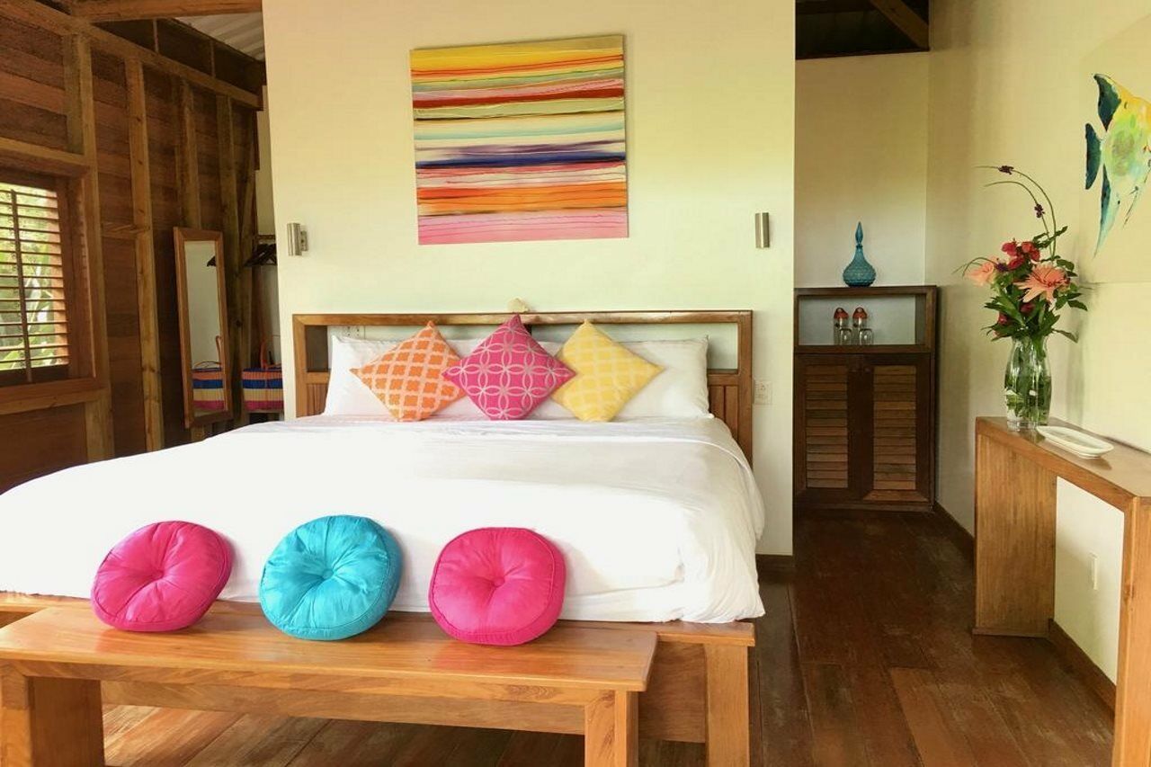 The Royal Hummingbird 3*