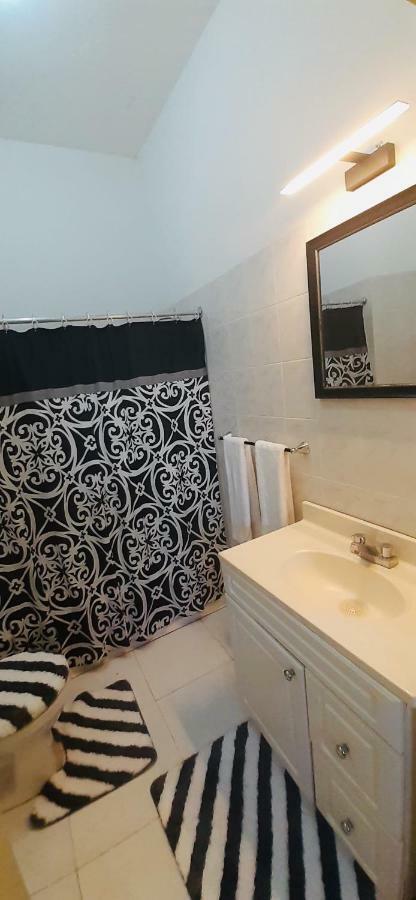 Greenskies Tower Isles Jamaica - 1&2 Bedrooms Apartamento