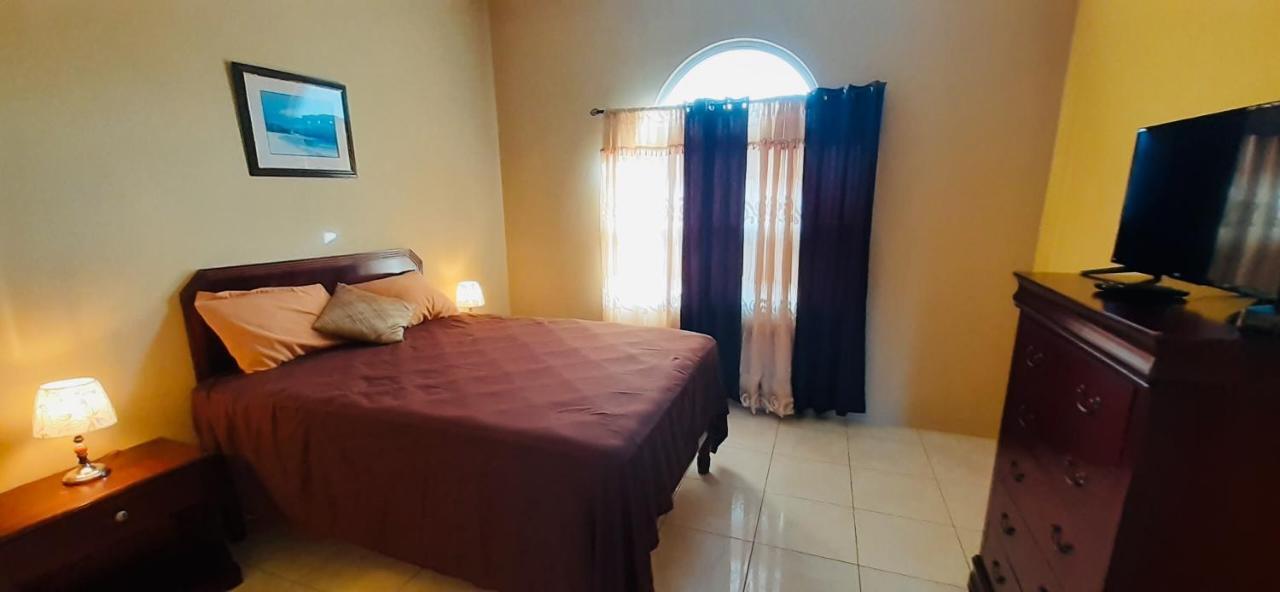 Greenskies Tower Isles Jamaica - 1&2 Bedrooms Saint Maryʼs