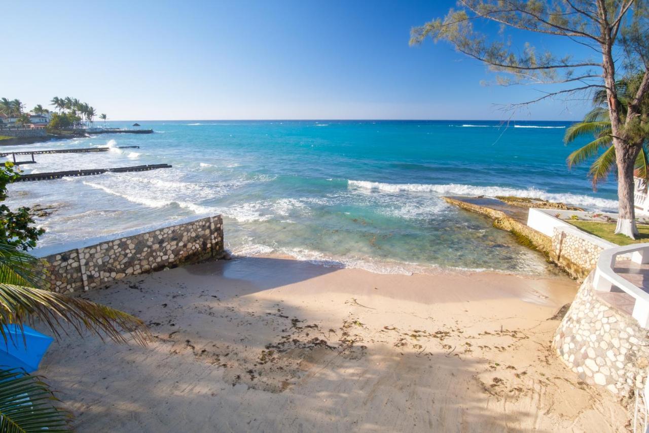 Edgewater - Front, Close To Attractions *