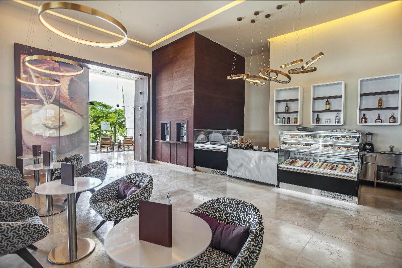 Royalton Negril, An Autograph Collection Resort 5*