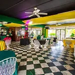 Ocho Rios On The Beach 1 Bed Sleeps 2-4
