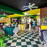 Ocho Rios On The Beach 1 Bed Sleeps 2-4
