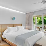 Couples Sans Souci (Adults Only)