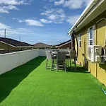 Harbour Oasis Retreat - Charming 2 Bedroom House
