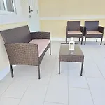 Sunny-Shore Hideaway