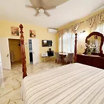 Dela De-Rose Guest House Negril Jamaica