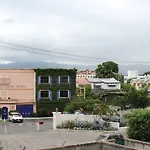 Cityscape At Chelsea Manor / New Kingston Studio!