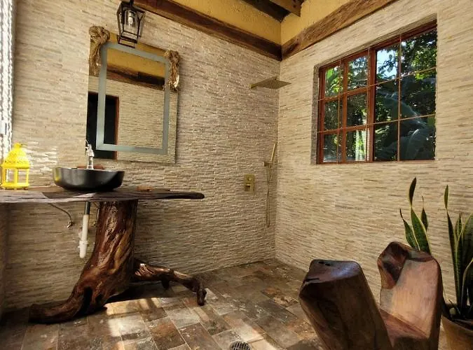 Ecoscape Jamaica - Lavish 1-Br Cottage By The River