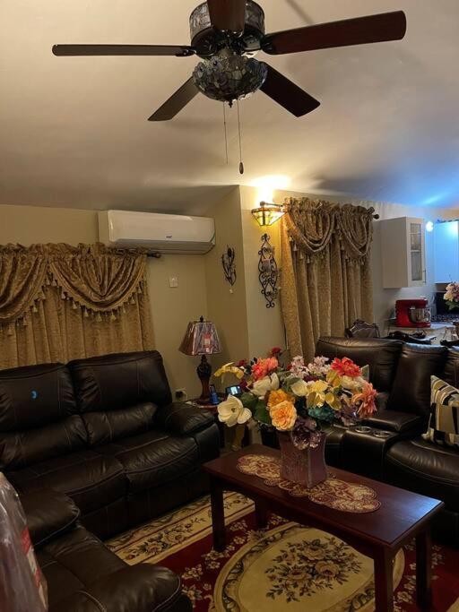 Holiday home Cheerful Two-bedroom 1bath, Wifi, Air Conditioning.