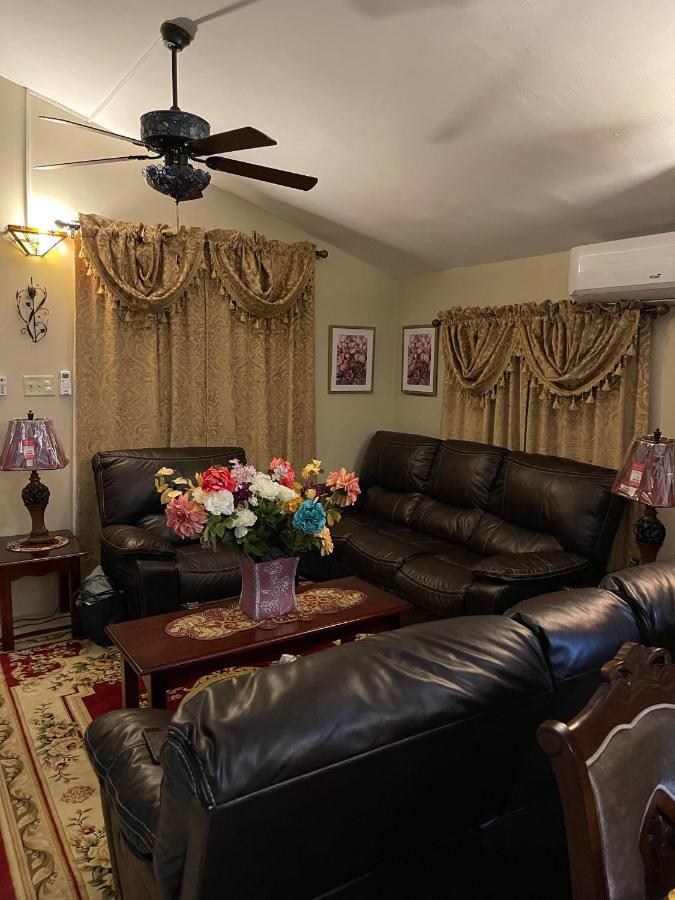 Holiday home Cheerful Two-bedroom 1bath, Wifi, Air Conditioning. Montego Bay
