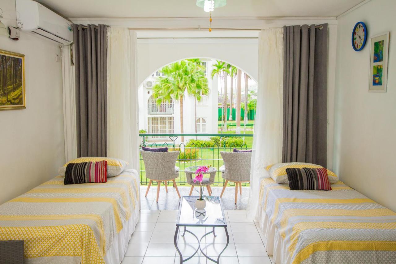 Apartment On The 1 Bed Sleeps 2-4