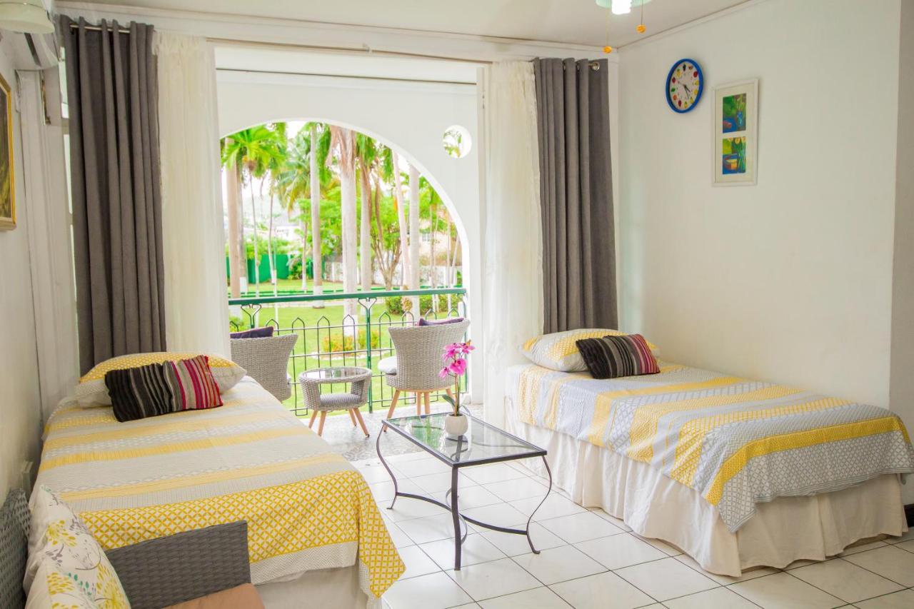 On The 1 Bed Sleeps 2-4 * Ocho Rios