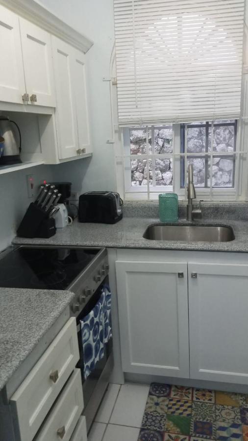 Secluded Studio@sky Castles, Columbus Heights, *
