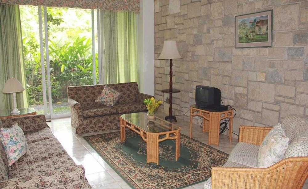 Frenchman's Cove 3*