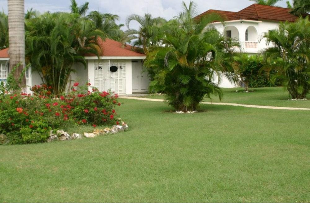 Executive Mammee Bay Hotel