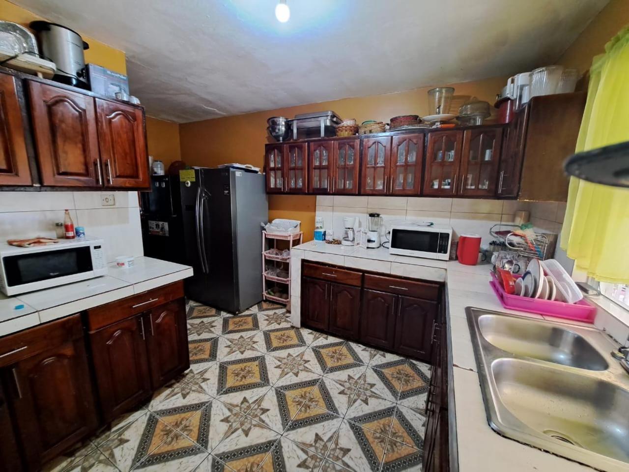Guest house 237 Bratton Avenue