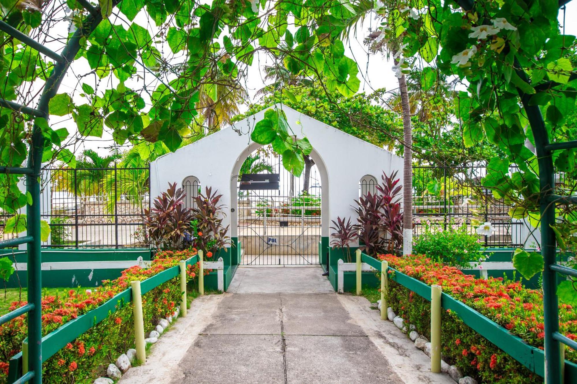 Apartment Ocho Rios Sandcastles Resort On The Beach 1 Bedroom Apartment On The Beach Ocho Rios