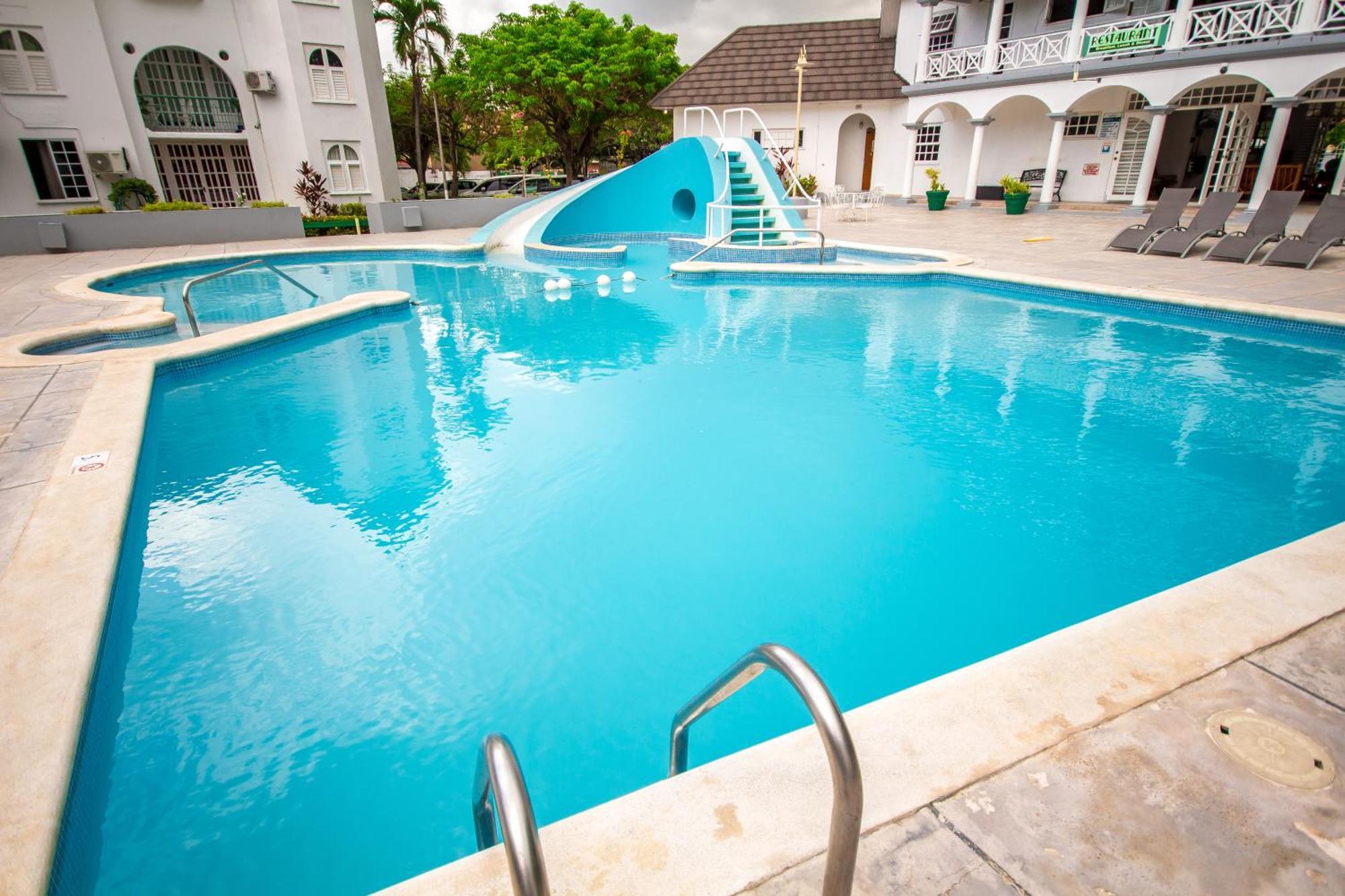 Apartment On The 1 Bed Sleeps 2-4