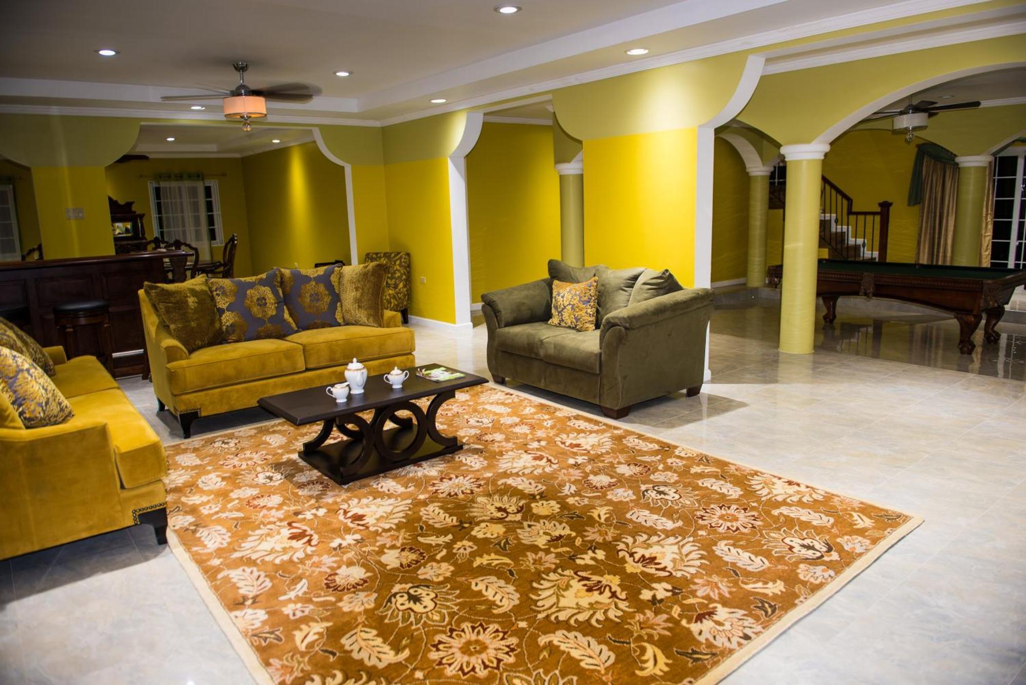 Villa Sweet - *