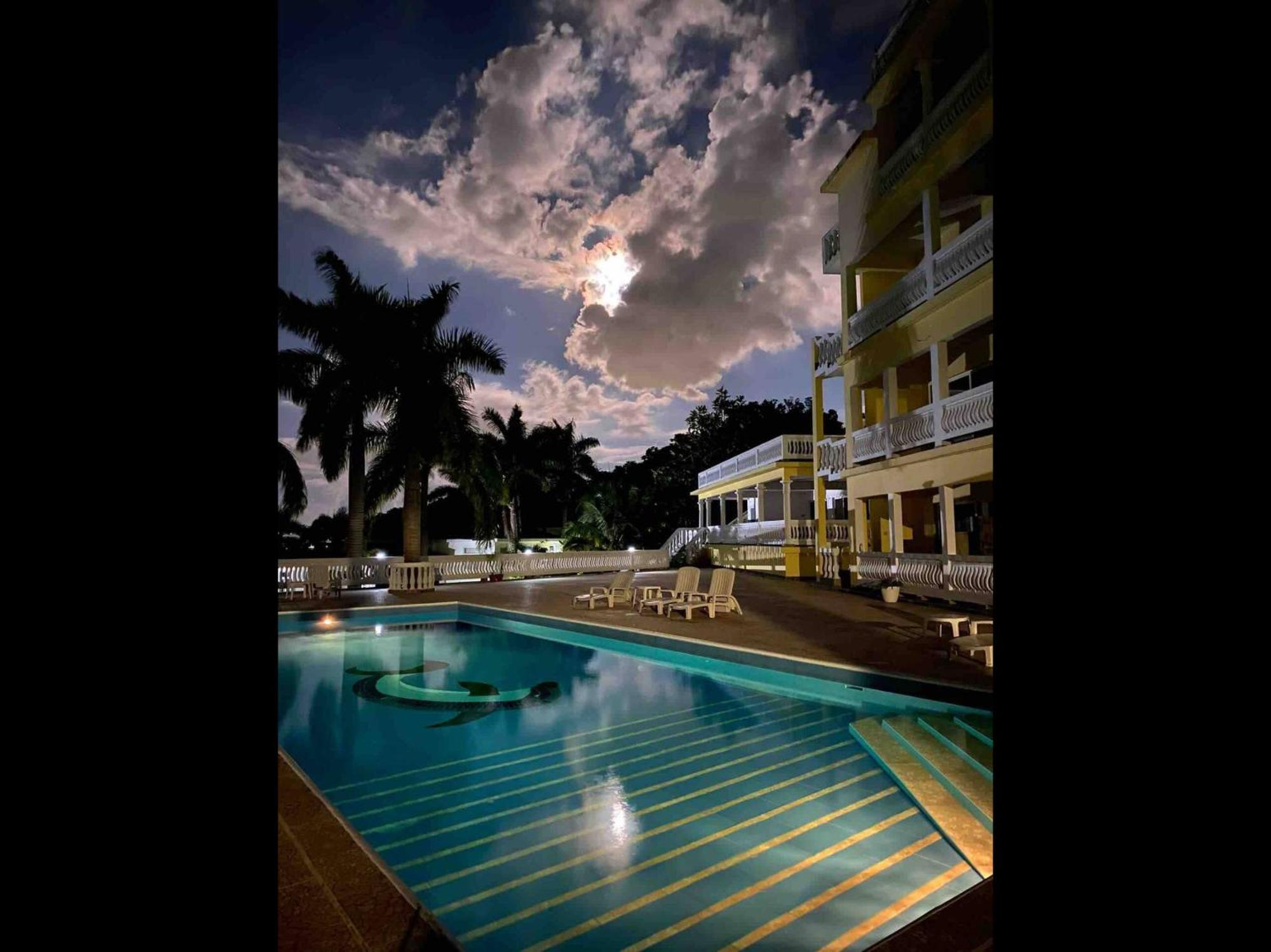 Apartahotel Spring Garden Mobay *
