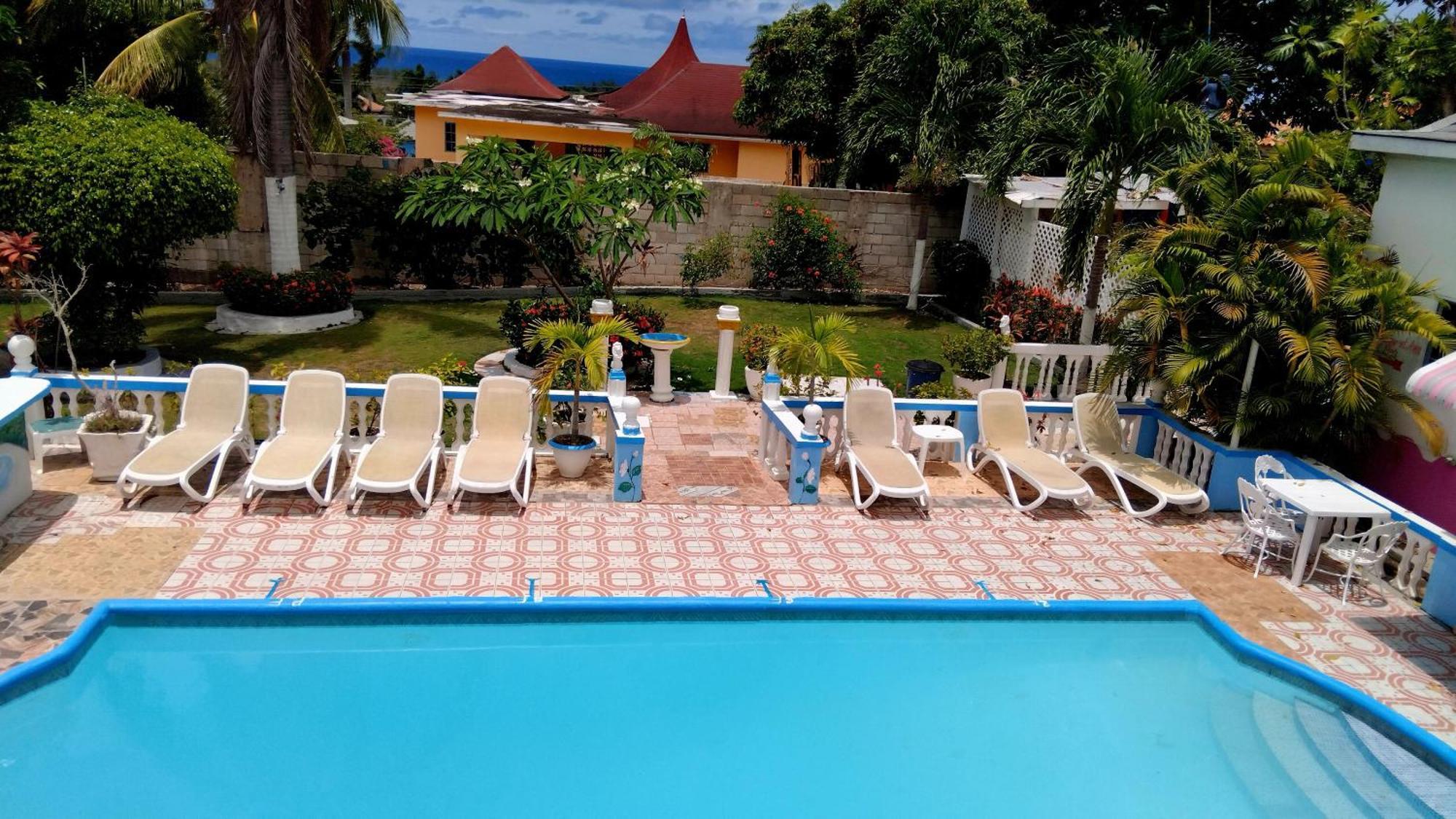 237 Bratton Avenue * Montego Bay